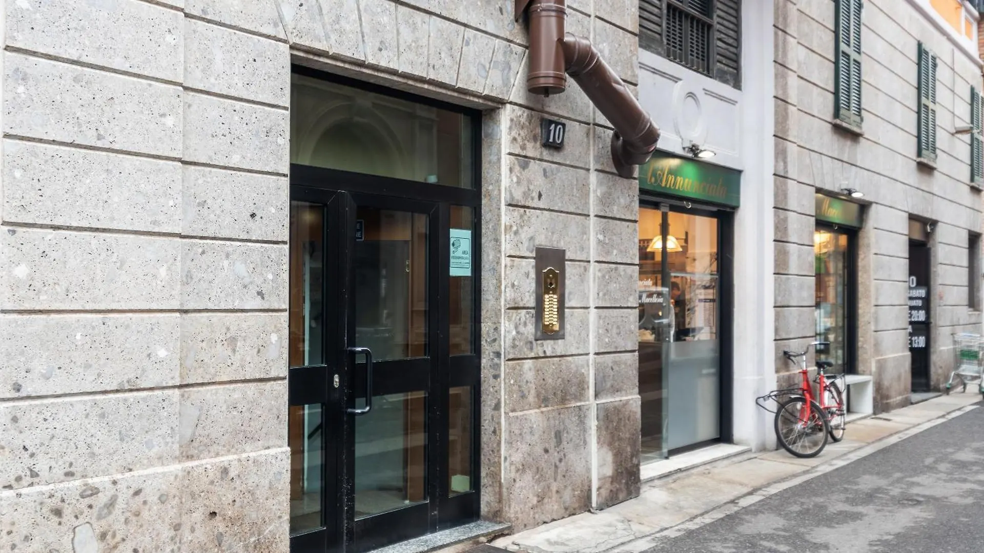 Easyhomes - Annunciata Milan 0*,